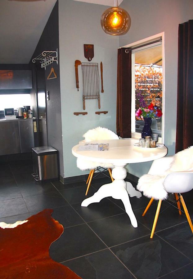 Garden House, Private Studio Apartment With Wifi And Free Parking For 1 Car Весп Экстерьер фото