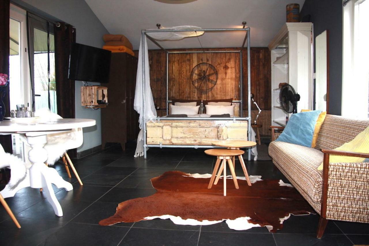 Garden House, Private Studio Apartment With Wifi And Free Parking For 1 Car Весп Экстерьер фото